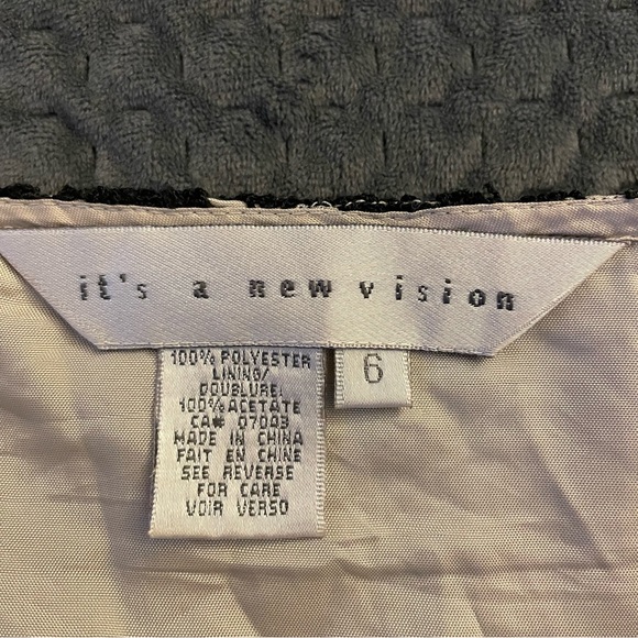 It’s a new vision black lace overlay skirt in GUC.  So elegant for anytime!  6US - Picture 6 of 9